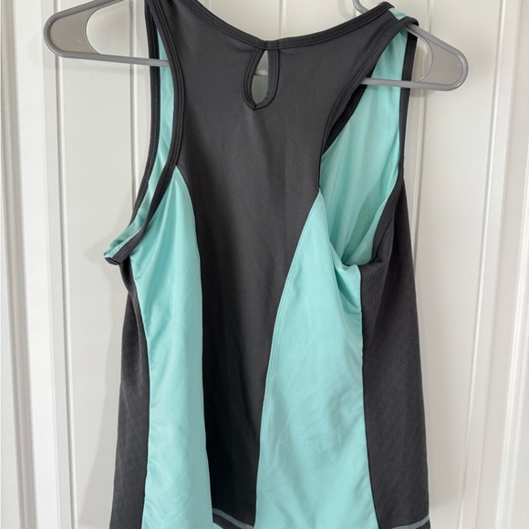 Tek Gear Workout Tank Top Built In Shelf Bra Teal Size L - Picture 2 of 2